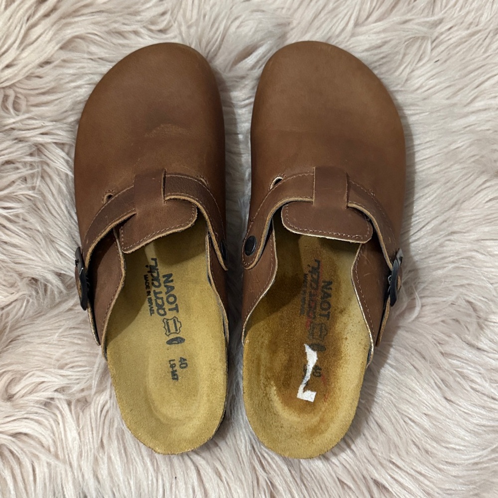 NAOT Brown Oiled Leather Clogs euro 40 or Ladies 9 or Mens 7 - Picture 3 of 11